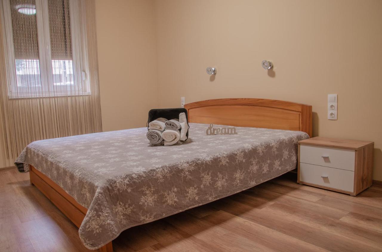 Oros House Apartmanház Orosháza Exteriér fotografie