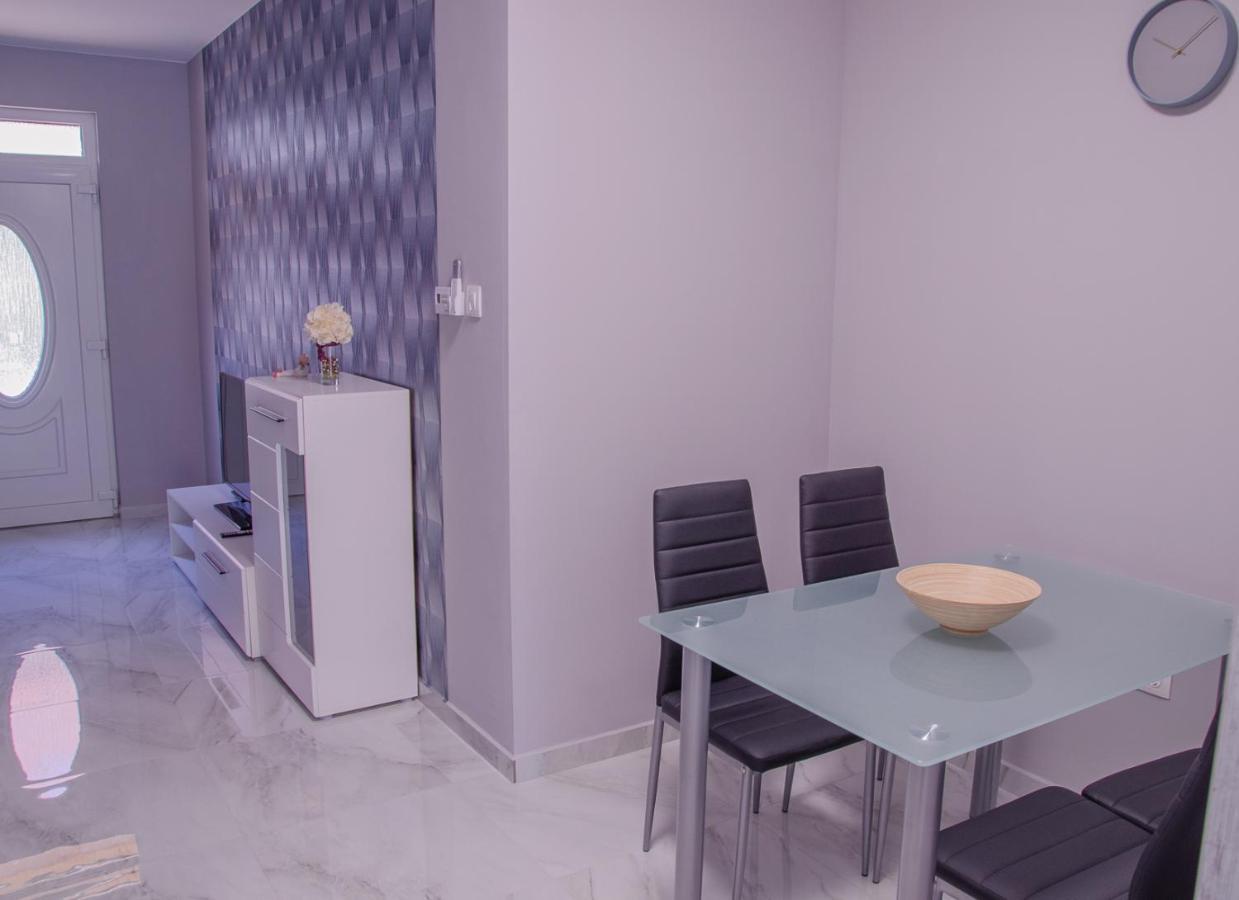 Oros House Apartmanház Orosháza Exteriér fotografie