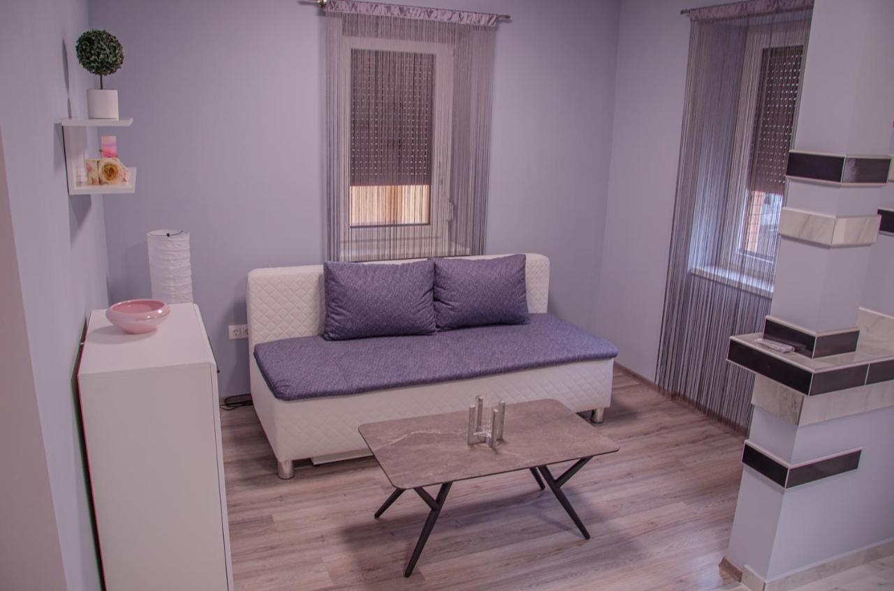 Oros House Apartmanház Orosháza Exteriér fotografie