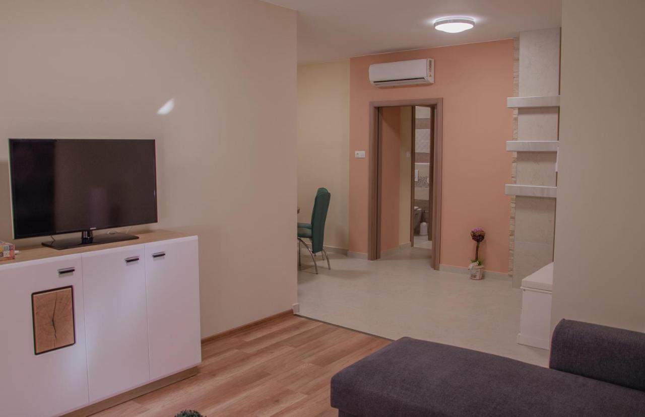 Oros House Apartmanház Orosháza Exteriér fotografie