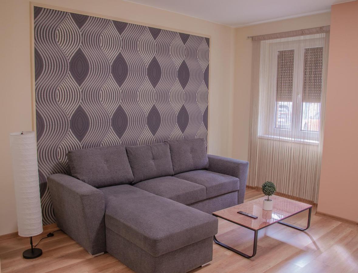 Oros House Apartmanház Orosháza Exteriér fotografie