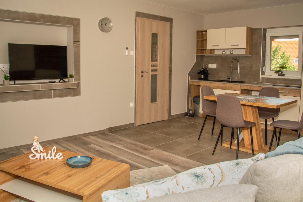 Oros House Apartmanház Orosháza Exteriér fotografie