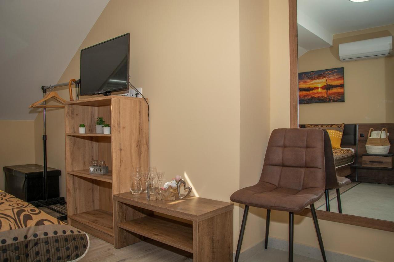 Oros House Apartmanház Orosháza Exteriér fotografie