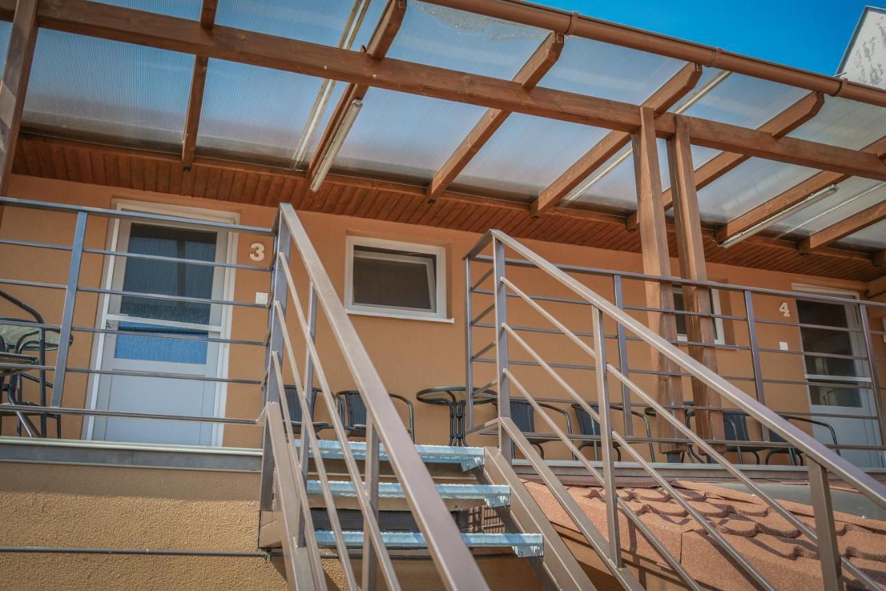 Oros House Apartmanház Orosháza Exteriér fotografie